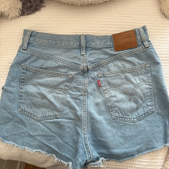 LEVI’S RIBCAGE DENIM SHORTS - Picture 9 of 9